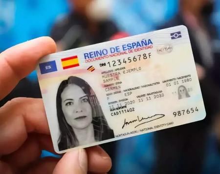 Image Renovación do DNI e do pasaporte do 11 ao 13 de febreiro na Praza Esther...