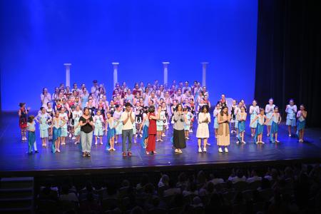 Imaxe Brillante espectáculo de danza da Escola Municipal no teatro Colón