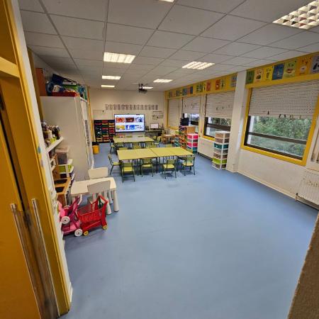 Imaxe O Concello reclama a renovación do mobiliario das aulas do Colexio de...