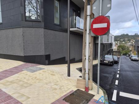 Imaxe Naturgy leva 8 meses sen retirar un poste e impide que 18 familias...