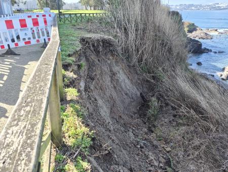 Imaxe O Concello reclama a Costas a urxente reparación do noiro de Naval