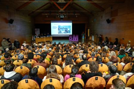 Imaxe Multitudinario acto feminista na Fábrica sobre o Patronato de protección...