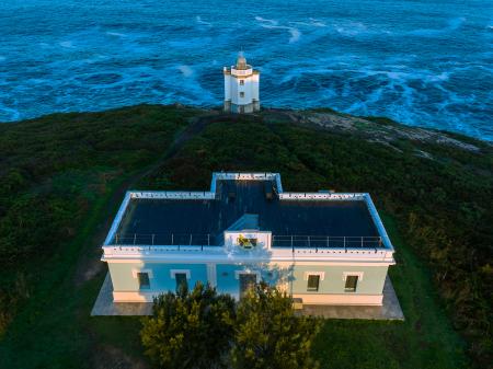 Imagen A Aula do Mar e a oficina de información turística de Santa Cristina...