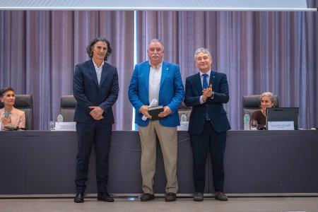 Imaxe A Universidade premia ao alcalde en recoñecemento ao seu apoio político...