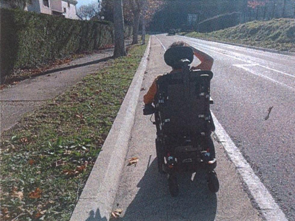 Imagen Forte indignación veciñal polo abandono total da avenida Isaac Díaz Pardo por parte da Xunta