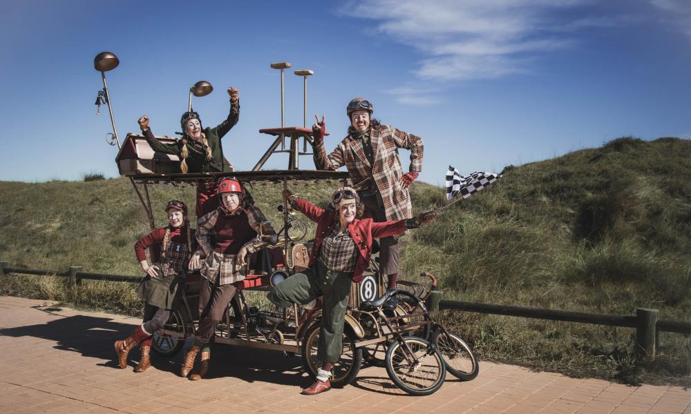Imagen Esta fin de semana chega ás rúas de Santa Cruz e Santa Cristina o X Festival Rúa Ext-Cénica: circo, teatro, danza e música para todos os públicos