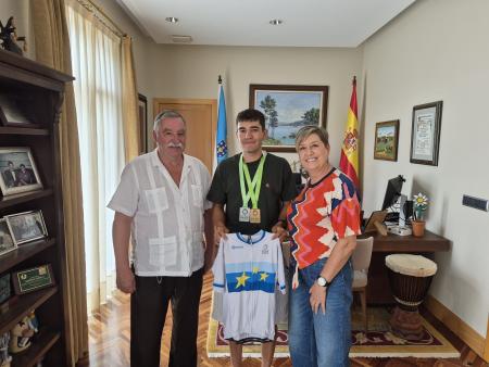 Imaxe Recepción institucional ao campión europeo Manu Taibo na Casa do Concello