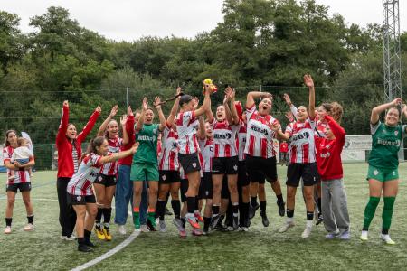 Imaxe O Atlético San Pedro, campión do V Trofeo Concello de Oleiros de fútbol...