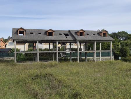 Imaxe O Concello inicia o proceso para demoler un edificio inacabado en Iñás