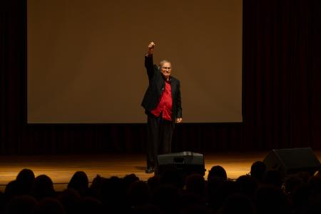 Imaxe Manuel Gerena canta á democracia nun brillante concerto na Fábrica