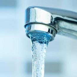 Imagen O Concello de Oleiros denuncia que o de Cambre impide reparar a rede de auga na Costa da Tapia