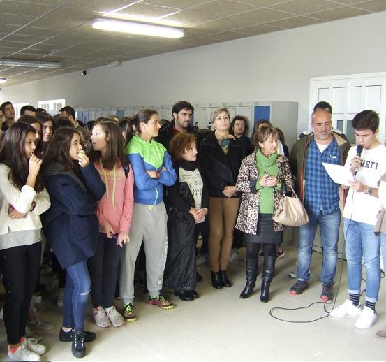 Imagen Os institutos de Oleiros amosan a súa solidariedade coas vítimas da violencia de xénero