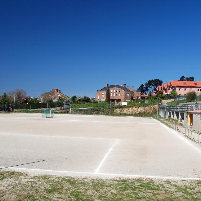 Imagen A instalación de céspede artificial en Os Regos, Iñás e Montrove comezará antes de final de ano