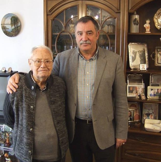 Imagen O alcalde de OIeiros felicita a don Marceliano García Hernández no centenario do seu nacemento