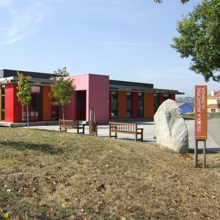 Imagen A contratación das obras do entorno de Naval e das novas aulas na Escola Municipal de Danza suman máis de 350.000 euros