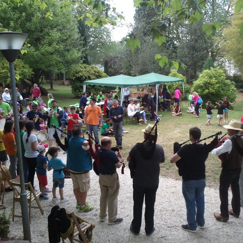 Imagen As agrupacións folclóricas de Oleiros participan o domingo na IV Foliada Tradicional