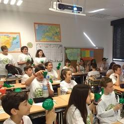 Imagen O voluntariado de Oleiros impulsa un proxecto medioambiental no CEIP Juana de Vega