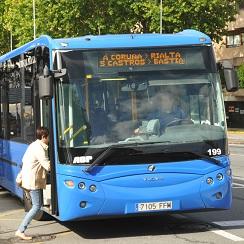 Imagen O Concello de Oleiros entrega a documentación para a entrada do bus urbano da Coruña en Santa Cristina