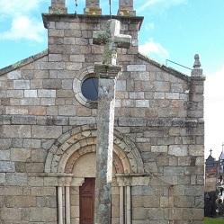 Imagen O párroco de Dexo impide ao Concello sinalar o perigoso estado do cruceiro da igrexa