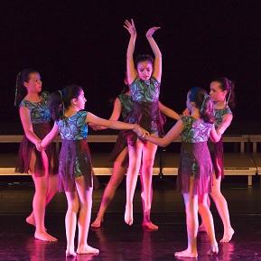 Imagen A Escola Municipal de Danza actúa o sábado nunha gala solidaria no Ágora
