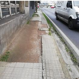 Imagen O Ministerio négase a reparar as beirarrúas da N-VI