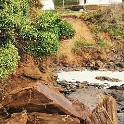 Imagen Costas comprométese a reparar o acceso á cala do Xunqueiro e a rampla de Santa Cristina