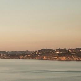 Imagen O alcalde presenta en Costas o proxecto de creación do paseo costeiro entre Naval e Canide