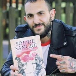 Imagen Héctor Castro presenta nas Torres as súas obras Días de infierno y gloria e Sol de Sangre