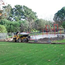 Imagen Comeza a instalación da área de calistenia no Parque As Trece Rosas