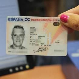 Imagen Os días 8, 9 e 10 de marzo poderá renovarse o DNI na Casa Charry