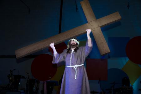Imagen O alcalde convértese en Jesucristo na festa do Entroido