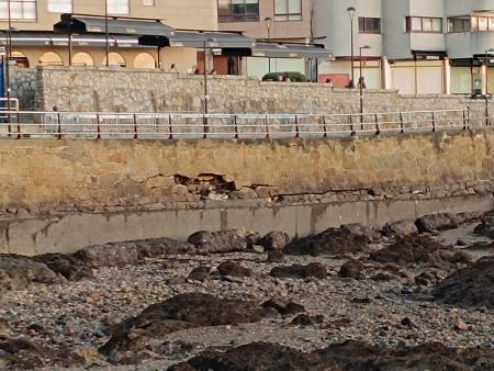 Imagen O Concello reclama á Xunta a urxente reparación do porto de Santa Cruz